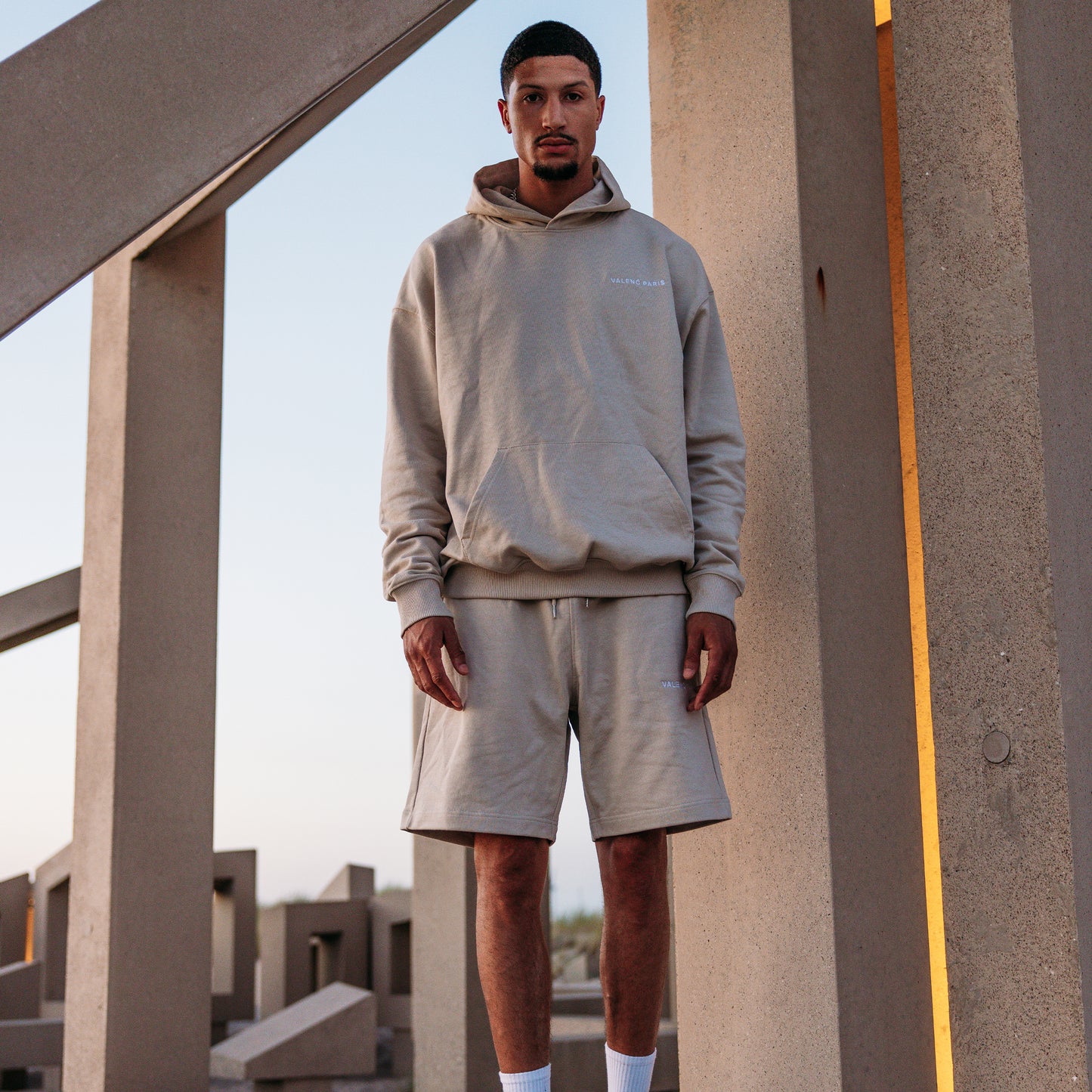 VALENĆ PARIS BEIGE HOODIE (EXCLUSIVE)