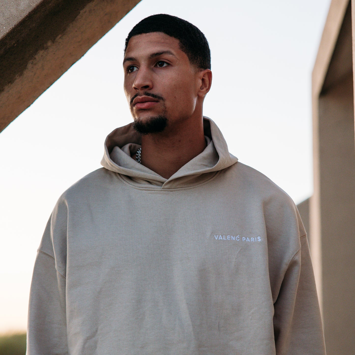 VALENĆ PARIS BEIGE HOODIE (EXCLUSIVE)